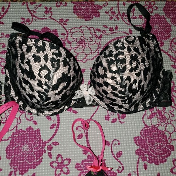 Betsey Johnson/Victoria's Secret Bra Bundle x3 - Picture 5 of 8